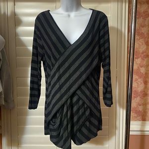Vince Camuto criss cross V-neck striped top, size large